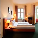 Am Luisenplatz 4*