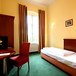 Am Luisenplatz 4* פוטסדאם