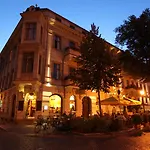 מלון Am Luisenplatz 4*