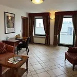 Am Luisenplatz 4*