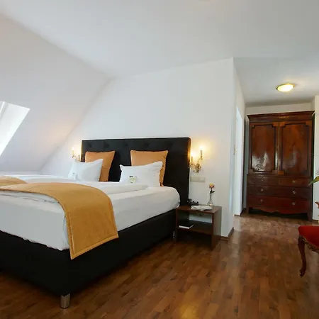 Am Luisenplatz Hotel 4*