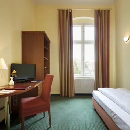 Hotel Am Luisenplatz 4*