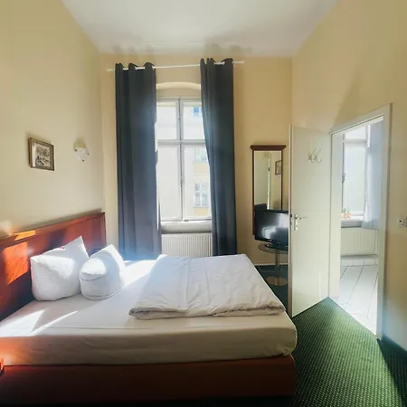 Hotel Am Luisenplatz 4*
