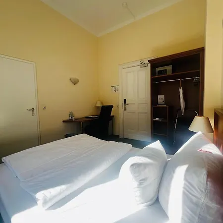 Hotel Am Luisenplatz 4*