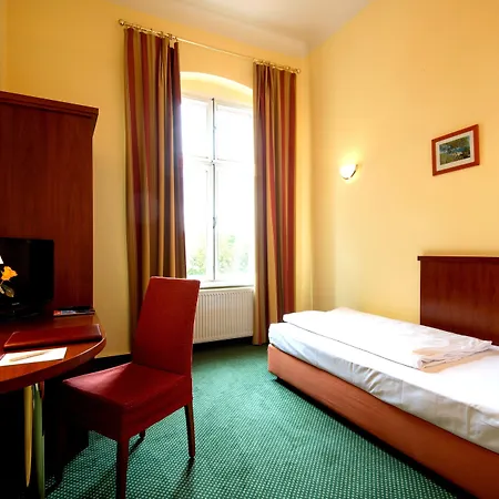 Am Luisenplatz 4* 포츠담