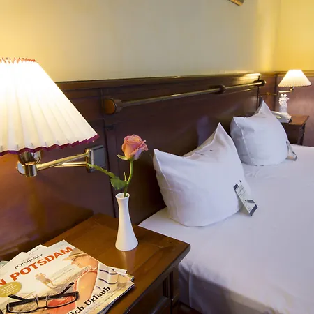 ホテル アム ルイセンプラッツ ポツダム