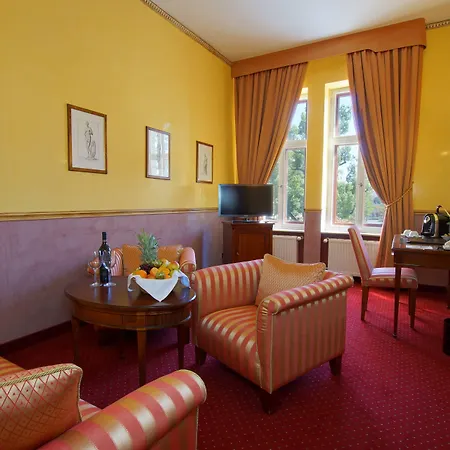 アム ルイセンプラッツ 4* ポツダム