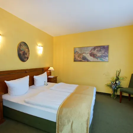 Hotel Am Luisenplatz 4*