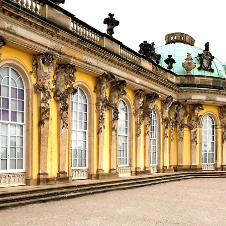 Hotel Am Luisenplatz 4*