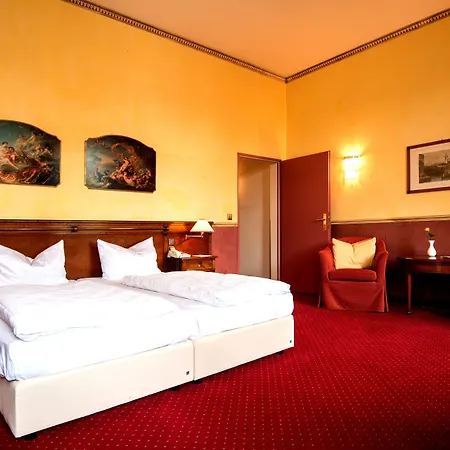 アム ルイセンプラッツ 4*