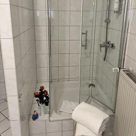 Am Luisenplatz 4*