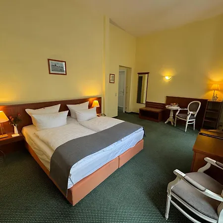 Am Luisenplatz بوتسدام