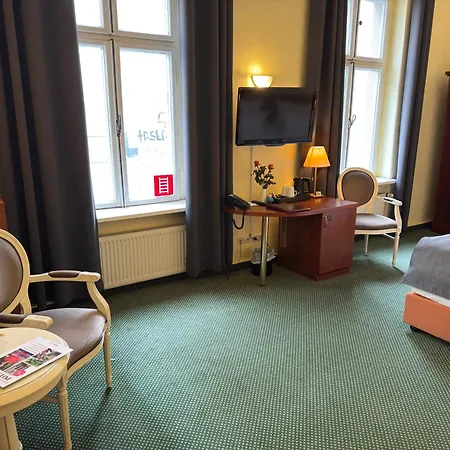 Am Luisenplatz Hotell 4*