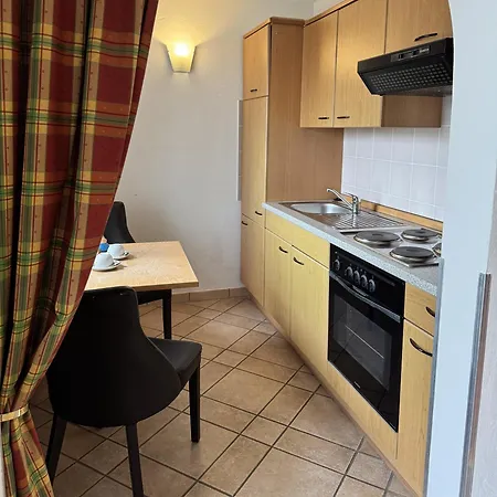 Am Luisenplatz 4*