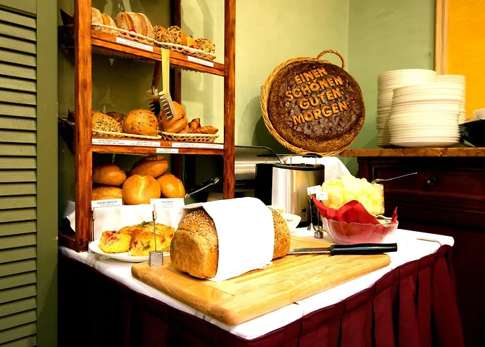 阿姆路易森广场酒店 4*