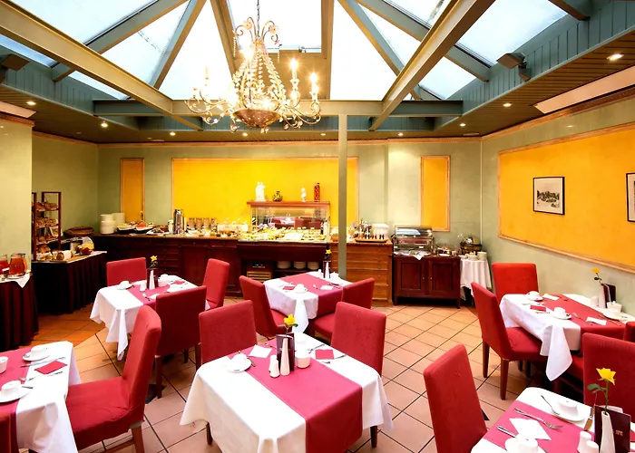 阿姆路易森广场酒店