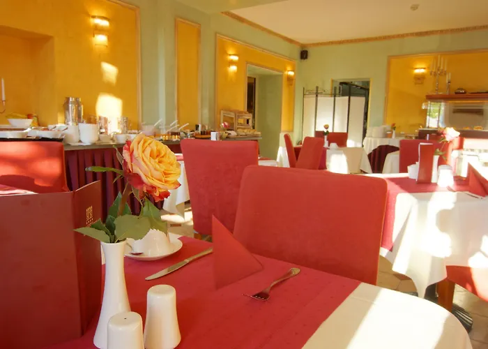 Am Luisenplatz فندق